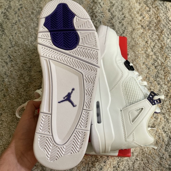 Jordan 4 Retro Metallic Purple - Picture 4 of 6